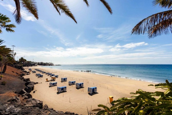 playa grande en las islas canarias sin viento