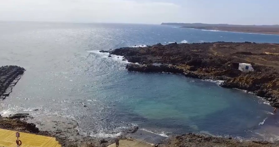 bañadero de Guatiza en los Cocoteros, piscina o cala natural